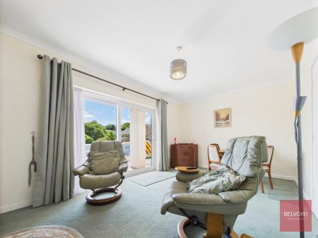 1 bedroom Flat to let in Vanewood Court, Plunch Lane, Mumbles, Swansea, SA3