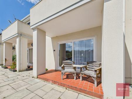 1 bedroom Flat to let in Vanewood Court, Plunch Lane, Mumbles, Swansea, SA3