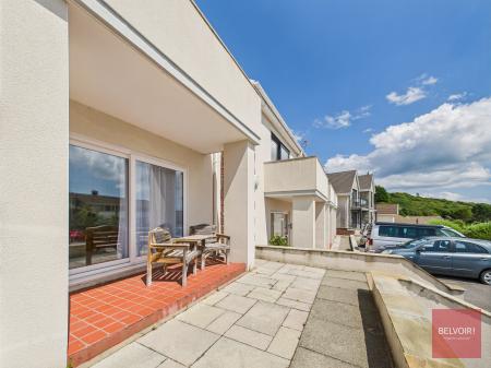 1 bedroom Flat to let in Vanewood Court, Plunch Lane, Mumbles, Swansea, SA3