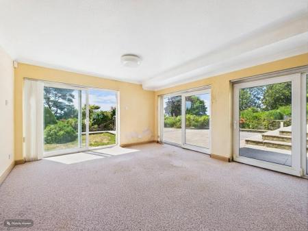4 bedroom Bungalow for sale in Dunvant Road, Killay, Swansea, SA2