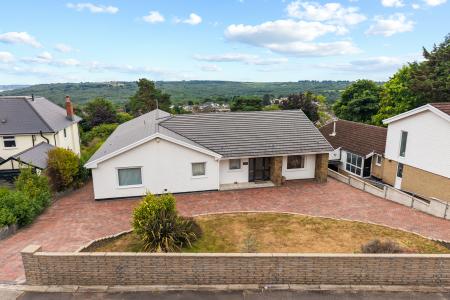 4 bedroom Bungalow for sale in Dunvant Road, Killay, Swansea, SA2