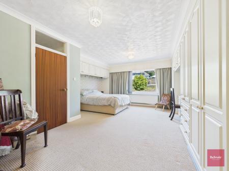 4 bedroom Bungalow for sale in Dunvant Road, Killay, Swansea, SA2