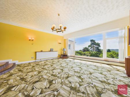 4 bedroom Bungalow for sale in Dunvant Road, Killay, Swansea, SA2