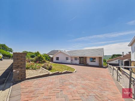 4 bedroom Bungalow for sale in Dunvant Road, Killay, Swansea, SA2