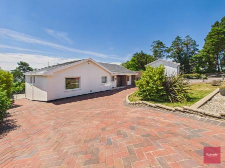 4 bedroom Bungalow for sale in Dunvant Road, Killay, Swansea, SA2