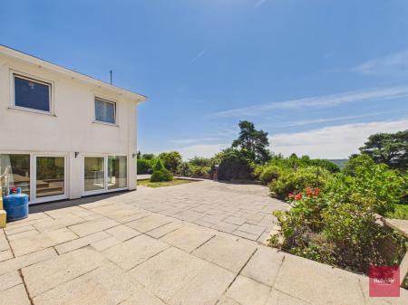 4 bedroom Bungalow for sale in Dunvant Road, Killay, Swansea, SA2