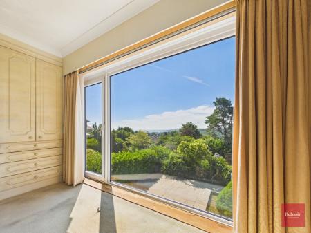 4 bedroom Bungalow for sale in Dunvant Road, Killay, Swansea, SA2