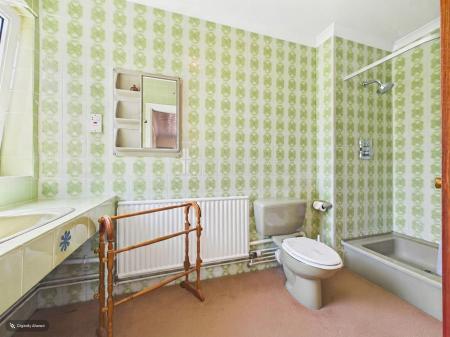 4 bedroom Bungalow for sale in Dunvant Road, Killay, Swansea, SA2