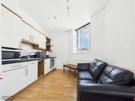 1 bedroom Studio flat for sale in The Kingsway, City Centre, Swansea, SA1