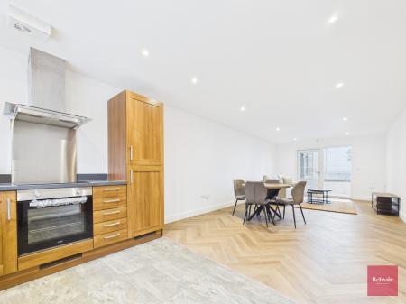 2 bedroom Flat to let in Merdian Bay, Trawler Road, Maritime Quarter, Swansea, SA1