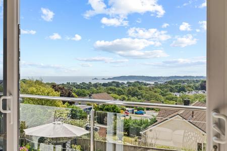 5 bedroom Detached house for sale in Westport Avenue, Mayals, Swansea, SA3