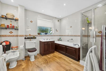 5 bedroom Detached house for sale in Westport Avenue, Mayals, Swansea, SA3