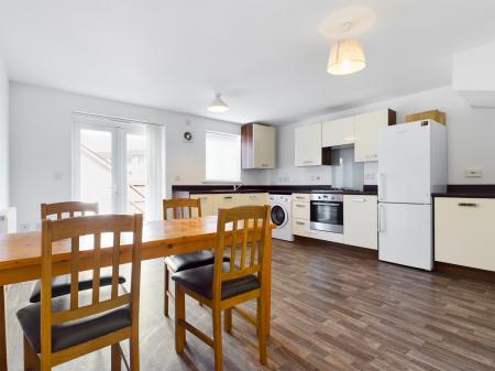 4 bedroom Town house to let in Naiad Road, Copper Quarter, Swansea, SA1