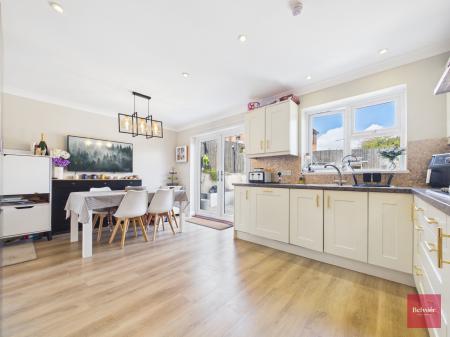 4 bedroom Detached house for sale in Juniper Close, Sketty, Swansea, SA2