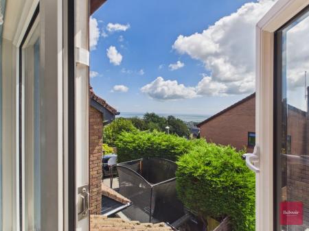 4 bedroom Detached house for sale in Juniper Close, Sketty, Swansea, SA2
