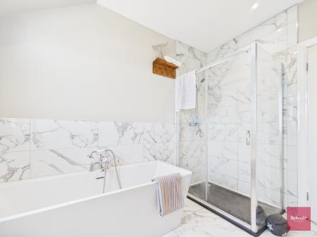 3 bedroom Semi-detached house to let in Summerland Lane, Newton, Swansea, SA3