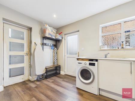 3 bedroom Semi-detached house to let in Summerland Lane, Newton, Swansea, SA3
