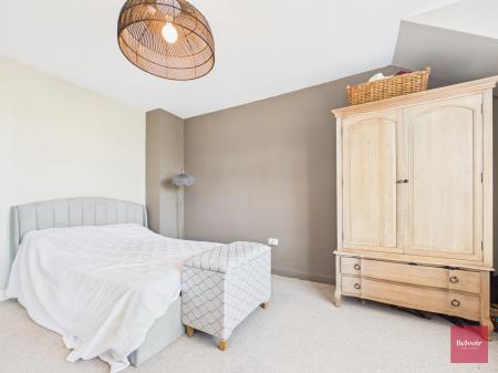 3 bedroom Semi-detached house to let in Summerland Lane, Newton, Swansea, SA3