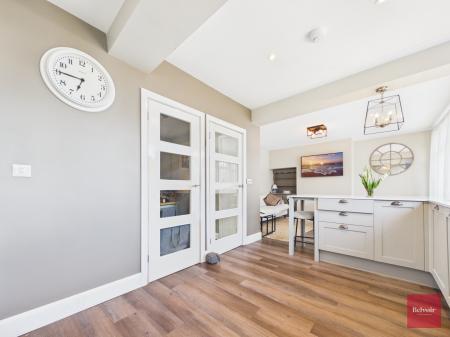 3 bedroom Semi-detached house to let in Summerland Lane, Newton, Swansea, SA3