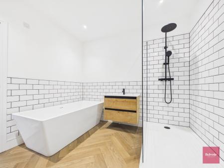3 bedroom Bungalow for sale in Portway, Swansea, SA3