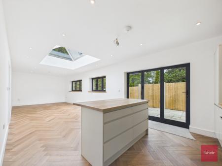 3 bedroom Bungalow for sale in Portway, Swansea, SA3