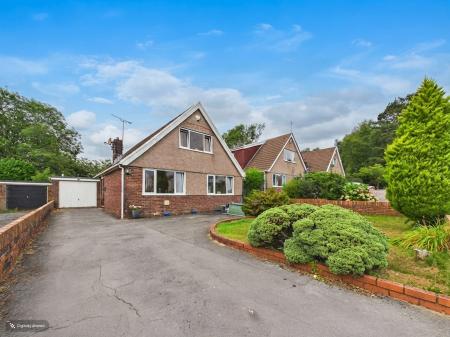 3 bedroom Detached house for sale in Saunders Way, Sketty, Swansea, SA2