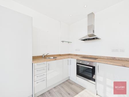 1 bedroom Studio flat to let in College Street, City Centre, Swansea, SA1