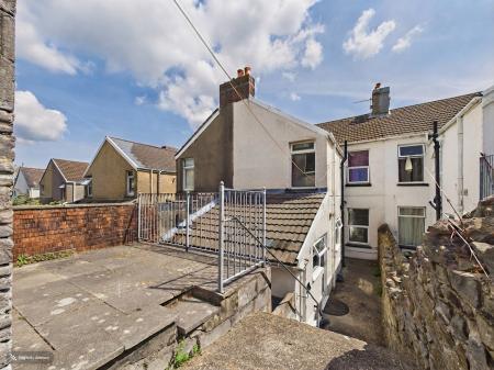 5 bedroom Terraced House for sale in Malvern Terrace, Brynmill, Swansea, SA2