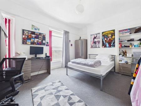 5 bedroom Terraced House for sale in Malvern Terrace, Brynmill, Swansea, SA2