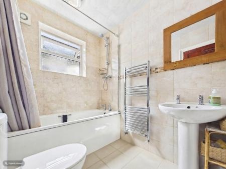 5 bedroom Terraced House for sale in Malvern Terrace, Brynmill, Swansea, SA2