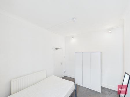 5 bedroom Terraced House for sale in Malvern Terrace, Brynmill, Swansea, SA2