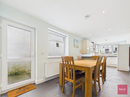 4 bedroom Terraced House to let in Victoria Avenue, Mumbles, Swansea, SA3