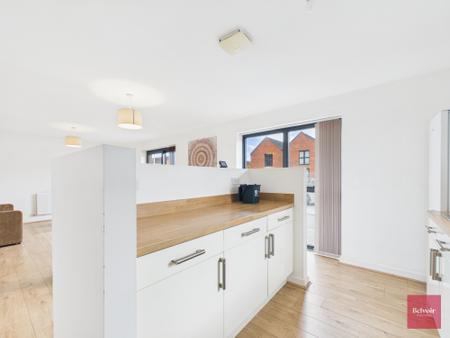 2 bedroom Flat to let in Sir Harry Secombe Court, Swansea, SA1