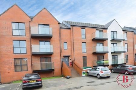 2 bedroom Flat to let in Sir Harry Secombe Court, Swansea, SA1