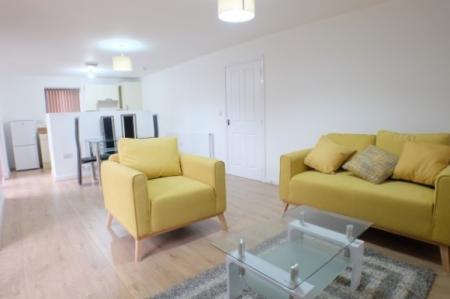 2 bedroom Flat to let in Sir Harry Secombe Court, Swansea, SA1
