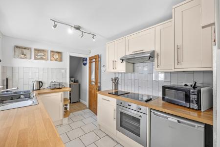 2 bedroom End of terrace house for sale in Gower Place, Mumbles, Swansea, SA3