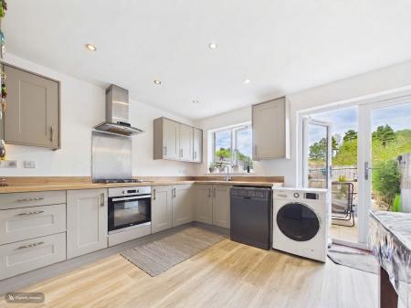 2 bedroom Terraced House for sale in Smiths Drive, Pentrechwyth, Swansea, SA1