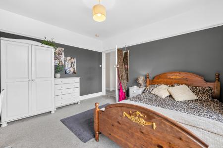5 bedroom Detached house for sale in Myrtle Grove, Sketty, Swansea, SA2
