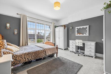 5 bedroom Detached house for sale in Myrtle Grove, Sketty, Swansea, SA2