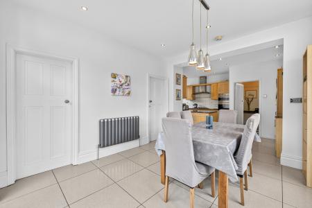 5 bedroom Detached house for sale in Myrtle Grove, Sketty, Swansea, SA2