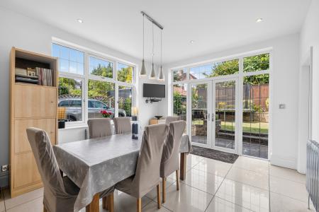 5 bedroom Detached house for sale in Myrtle Grove, Sketty, Swansea, SA2