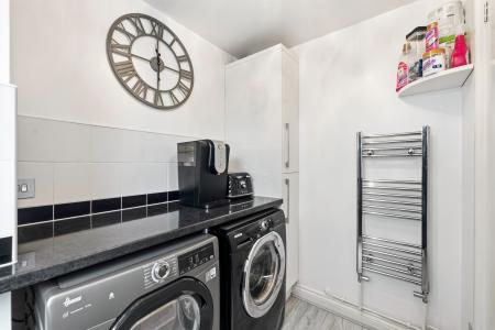 4 bedroom Detached house for sale in Clos Islwyn, Killay, Swansea, SA2