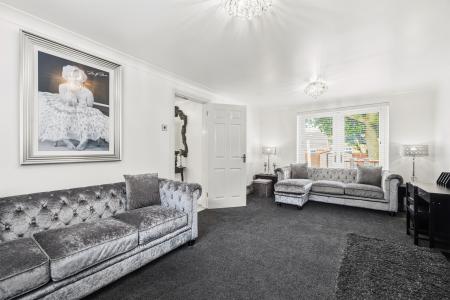 4 bedroom Detached house for sale in Clos Islwyn, Killay, Swansea, SA2