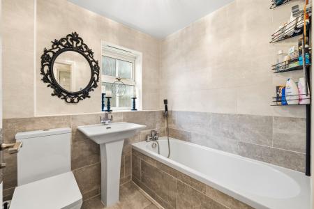 4 bedroom Detached house for sale in Clos Islwyn, Killay, Swansea, SA2