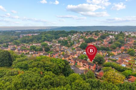 4 bedroom Detached house for sale in Clos Islwyn, Killay, Swansea, SA2