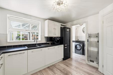 4 bedroom Detached house for sale in Clos Islwyn, Killay, Swansea, SA2