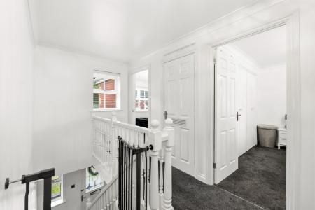 4 bedroom Detached house for sale in Clos Islwyn, Killay, Swansea, SA2