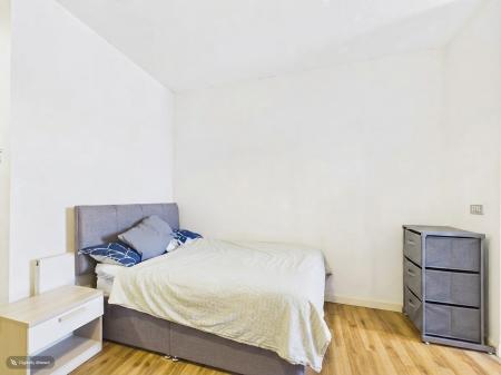 1 bedroom Studio flat for sale in The Kingsway, City Centre, Swansea, SA1