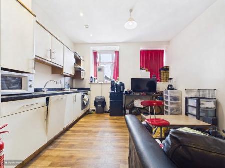 1 bedroom Studio flat for sale in The Kingsway, City Centre, Swansea, SA1