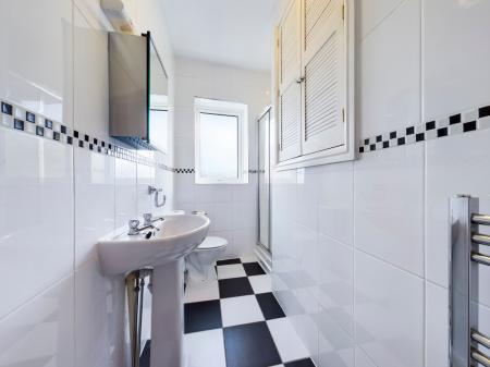 1 bedroom Flat to let in Eversley Road, Sketty, Swansea, SA2